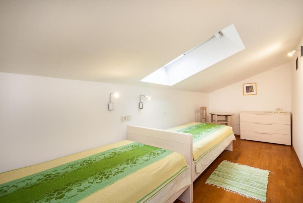 House Apartment *